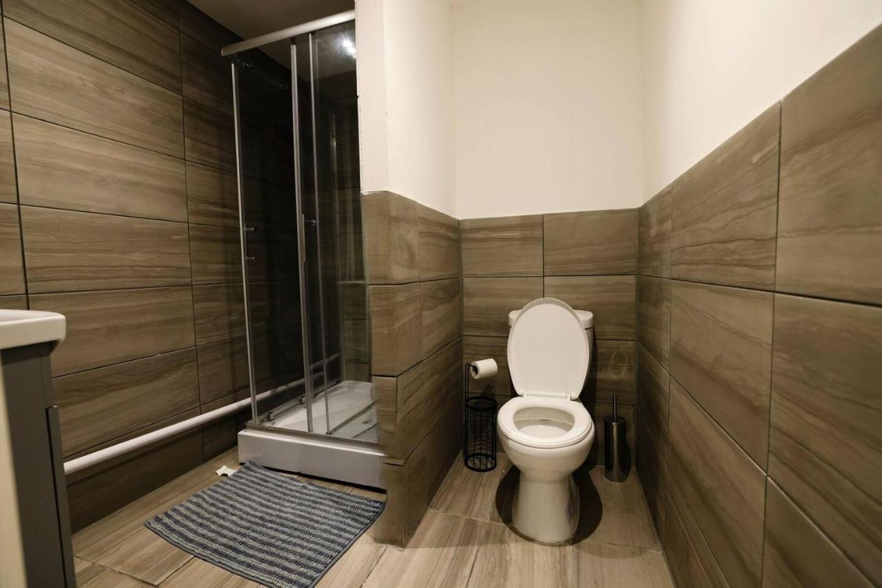 3 Bedroomflat-Free Parking-Wifi-Parking-8People Londyn Zewnętrze zdjęcie