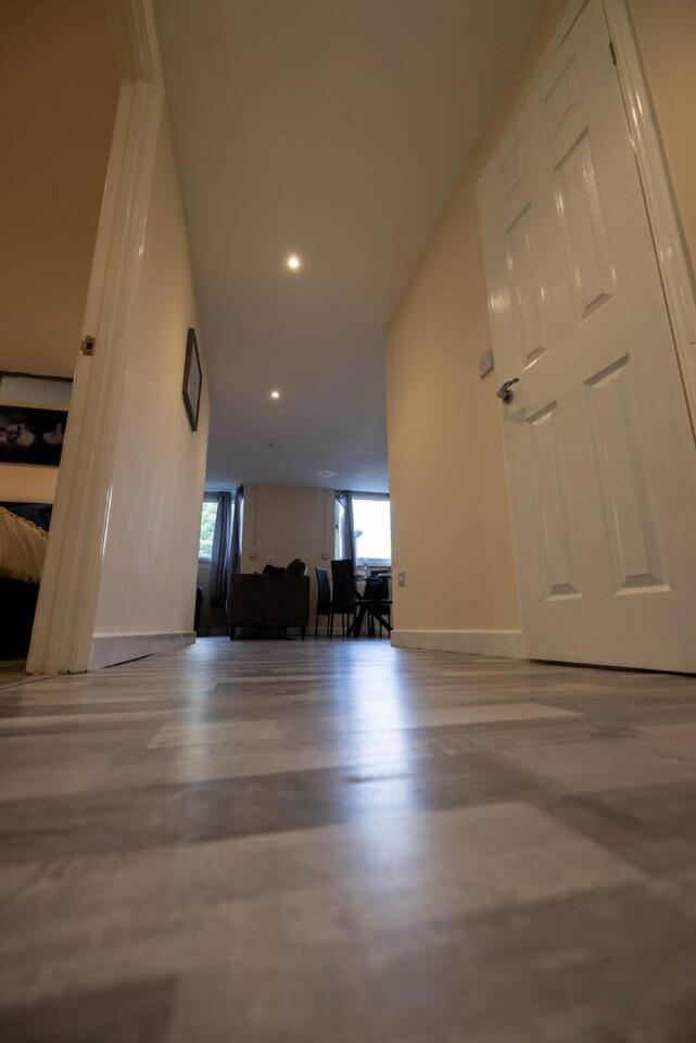 3 Bedroomflat-Free Parking-Wifi-Parking-8People Londyn Zewnętrze zdjęcie