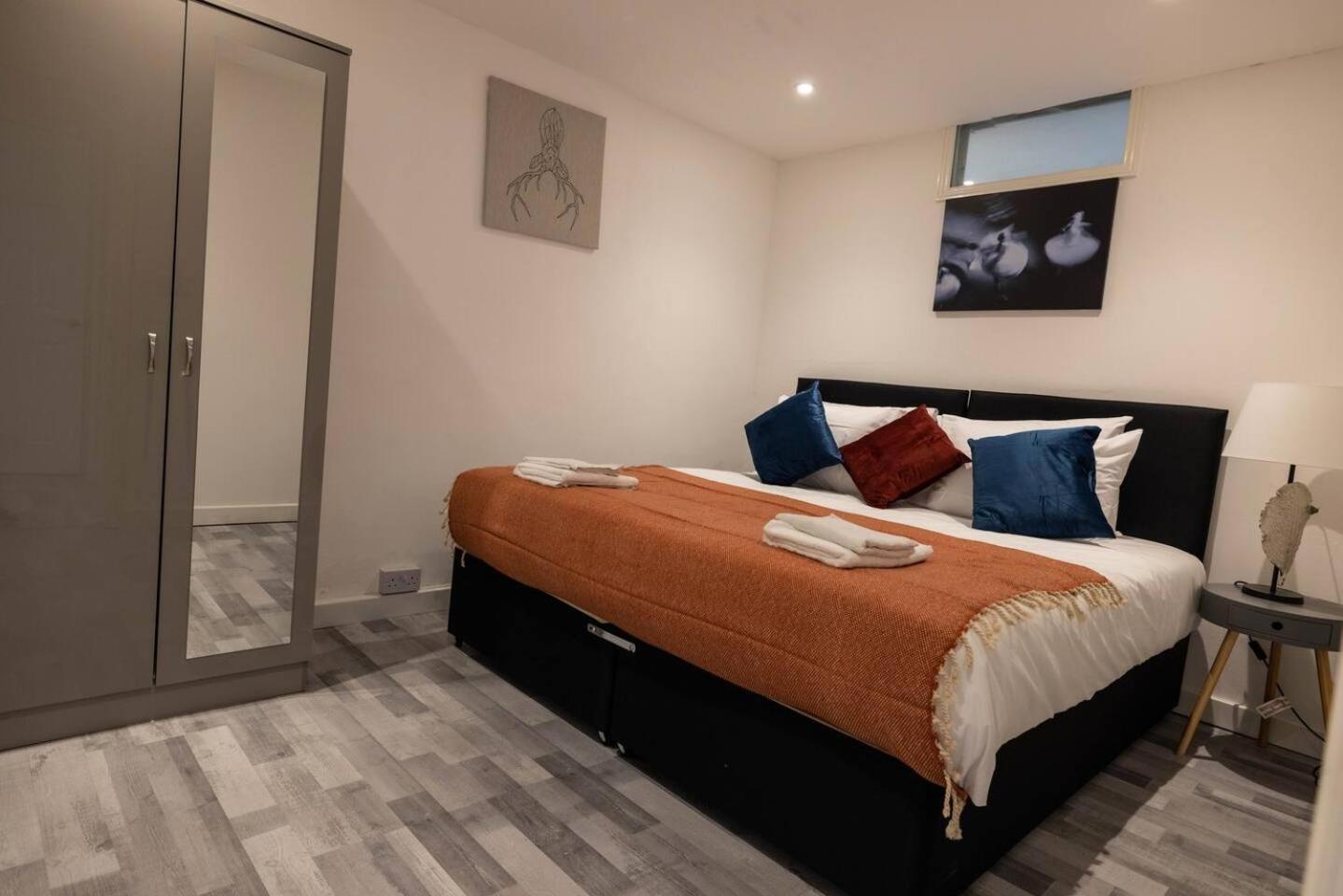3 Bedroomflat-Free Parking-Wifi-Parking-8People Londyn Zewnętrze zdjęcie